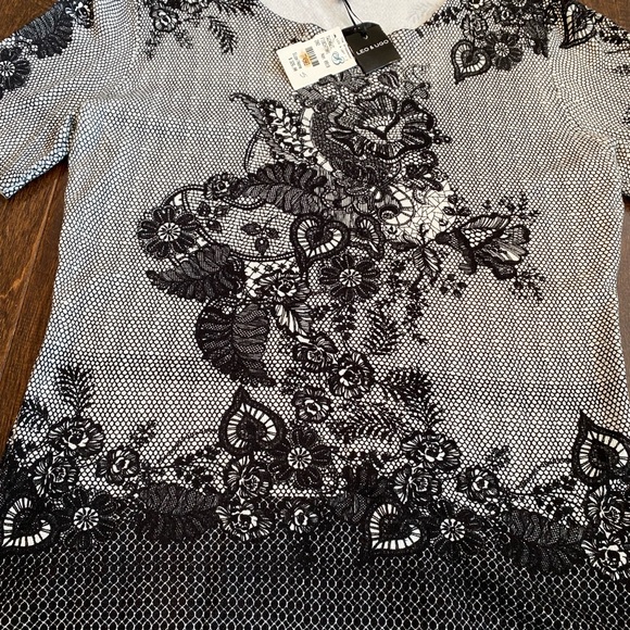NWT Leo & Ugo Paris amazing lace print tee. Size 2- small - Picture 2 of 8